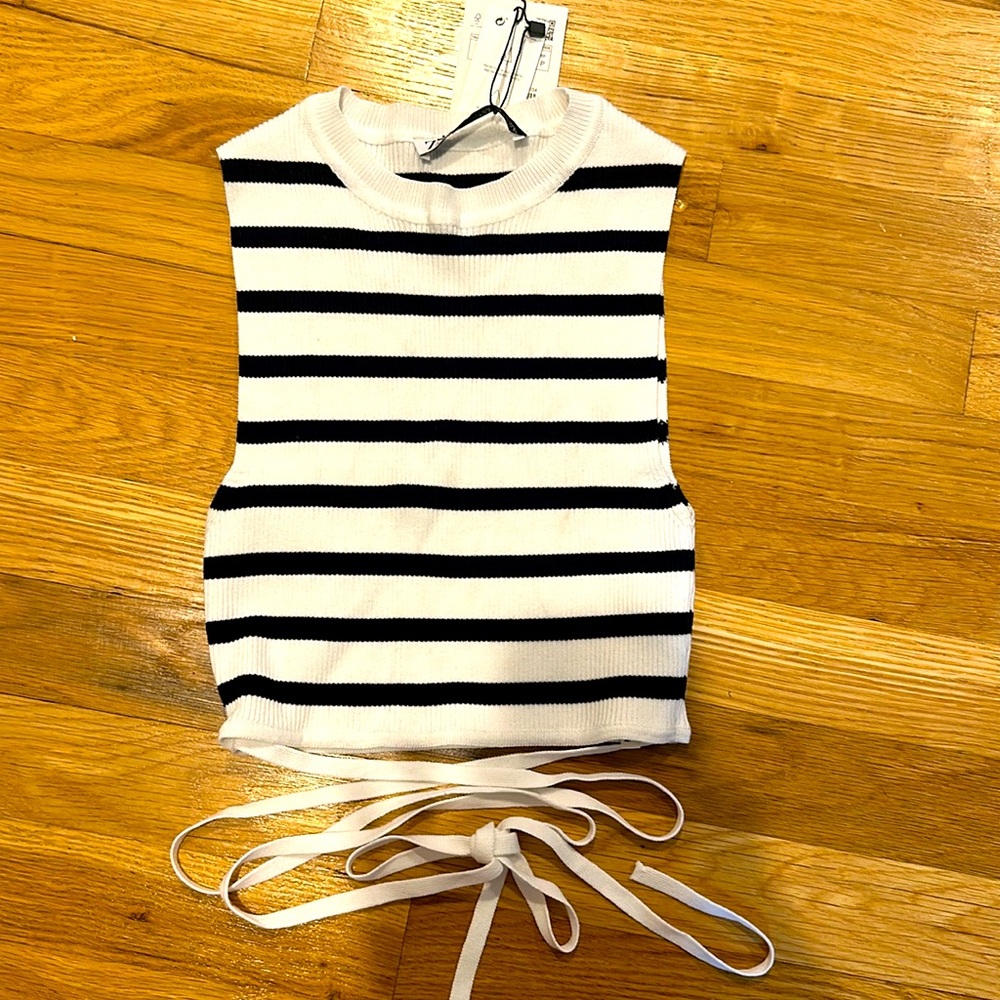 NWT Zara knit crop top with ties
